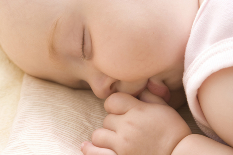 عکسهای واقعی و بسیار جالب از اسپرم تا نوزاد baby sleep2 عکسهای واقعی و بسیار جالب از اسپرم تا نوزاد