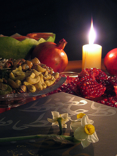 http://s1.picofile.com/file/6231746476/yalda.jpg