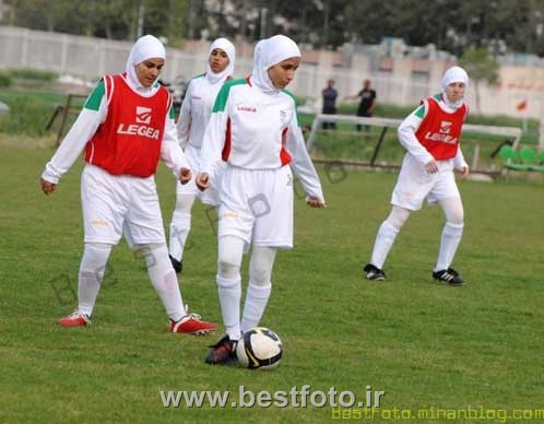 لباس دختران فوتبالیست ایرانی 