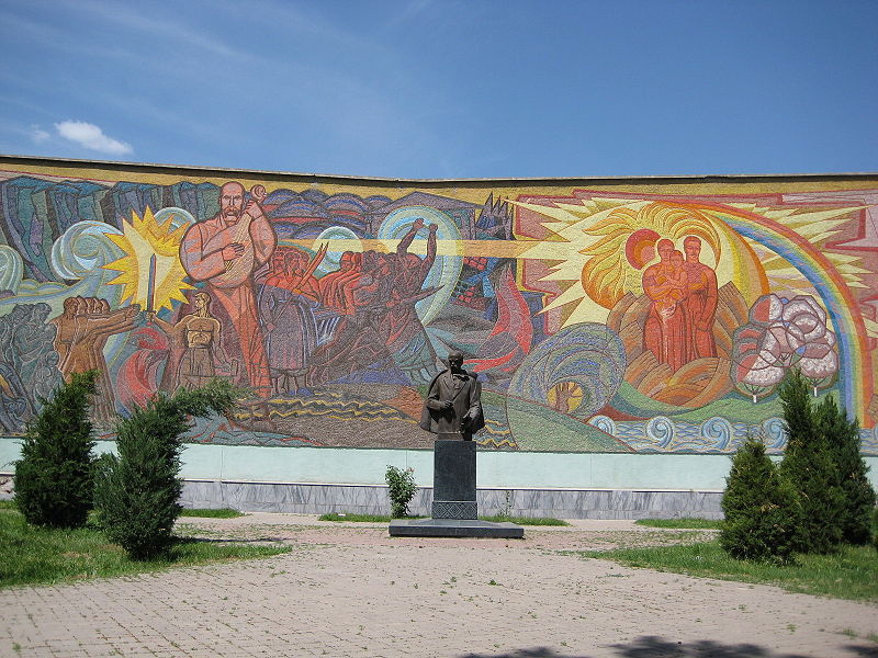 800px_Tashkent_Taras_Shevchenko_monument.jpg