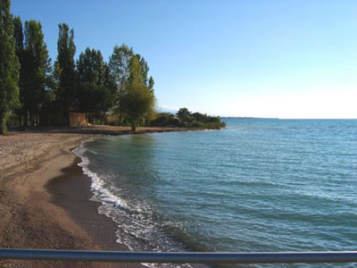 http://s1.picofile.com/file/6347172032/issyk_kul.jpg