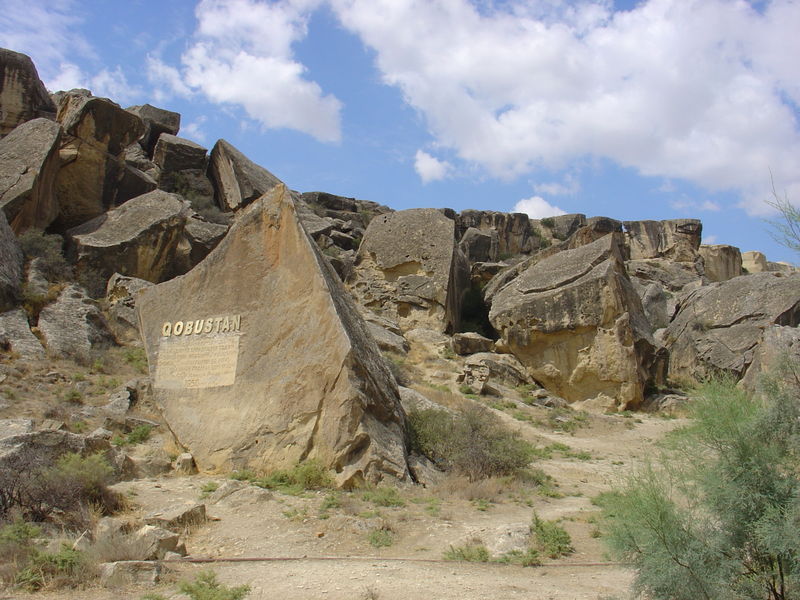http://s1.picofile.com/file/6347305830/800px_Qobustan.jpg
