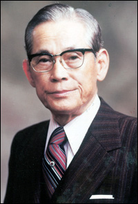 لی بیونگ چول (Lee Byung-chull)