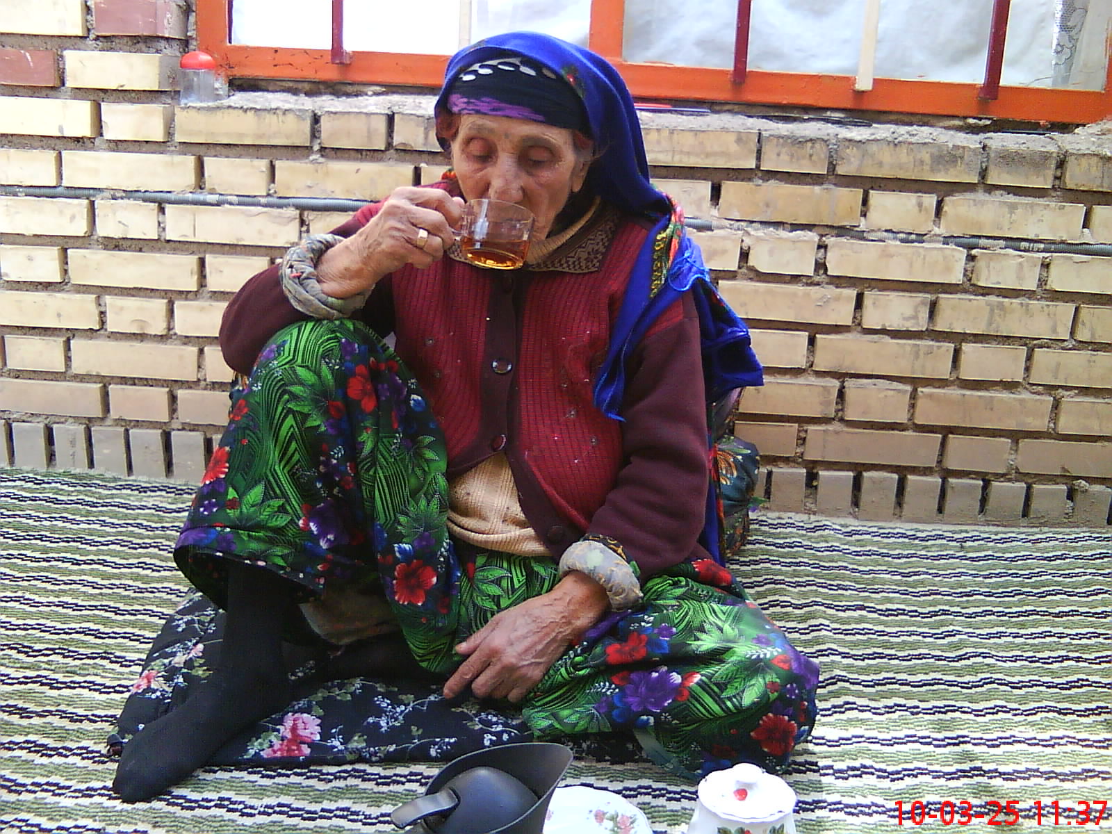 عزیز نه نه م