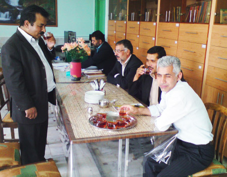 http://s1.picofile.com/file/6442684104/zz2.jpg