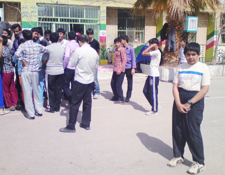 http://s1.picofile.com/file/6442697182/zz11.jpg