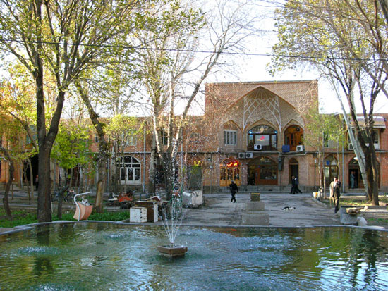 http://s1.picofile.com/file/6520854124/Bazaar_of_Tabriz14.jpg