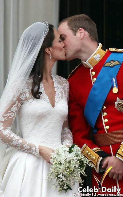 http://s1.picofile.com/file/6600082492/prince_kate_kiss_1.jpg