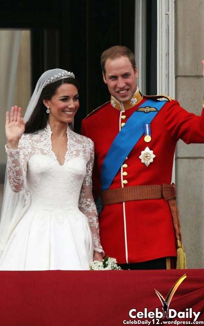 http://s1.picofile.com/file/6600085510/prince_kate_kiss_2.jpg