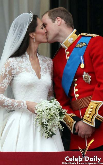 http://s1.picofile.com/file/6600086516/prince_kate_kiss_4.jpg