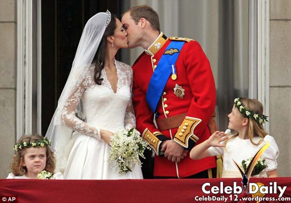 http://s1.picofile.com/file/6600089534/prince_kate_kiss_5.jpg