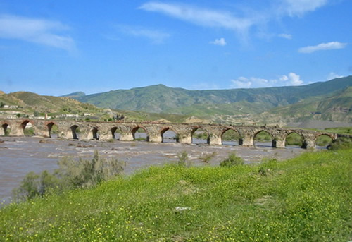 http://s1.picofile.com/file/6641766596/xudaferin_11.jpg