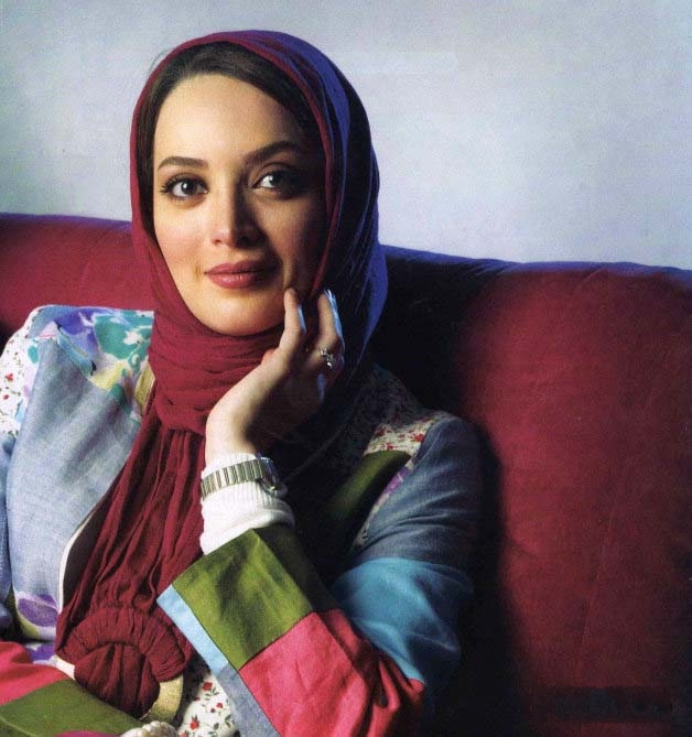 عکس مهدی پاکدل و بهنوش طباطبایی در کنار جواد عزتی و همسرش 