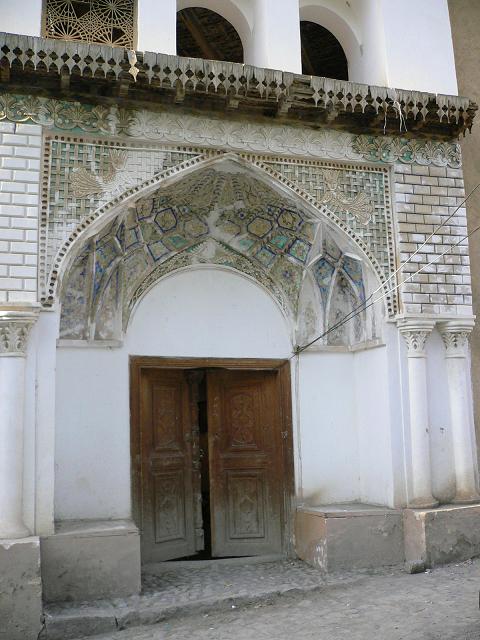 درب ديگر خانه پدري نيما يوشيج