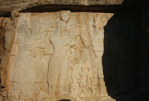 نقش برجسته تاجگذاري اردشير بابكان