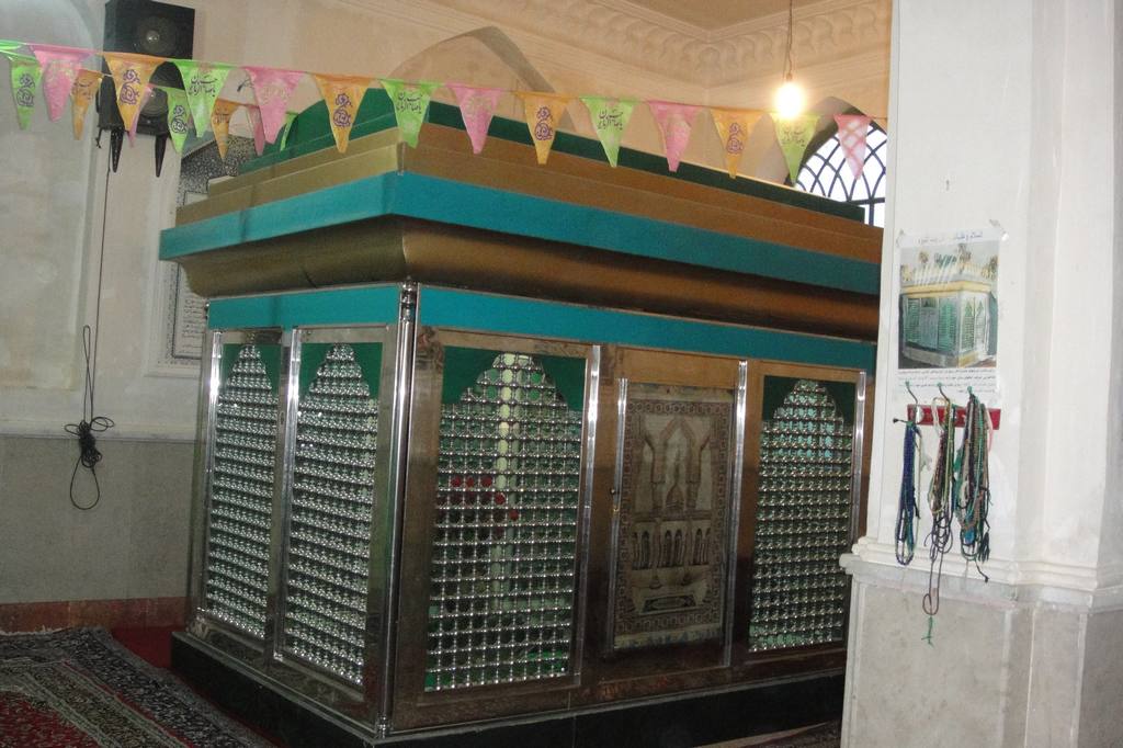 امامزاده پنج تن كرفس