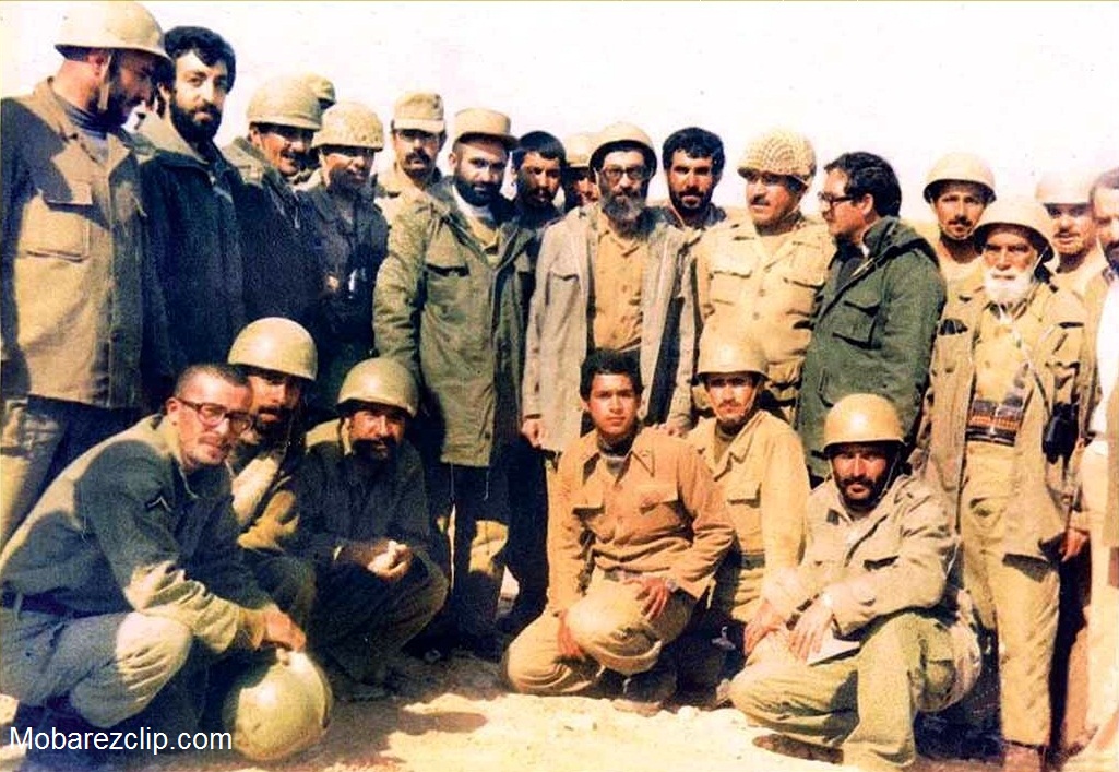 http://s1.picofile.com/file/6813810860/Agha_Boroonsi.jpg