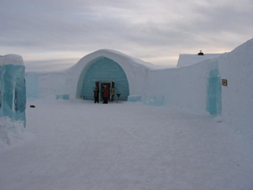 نمای بیرونی هتل یخی سوئد