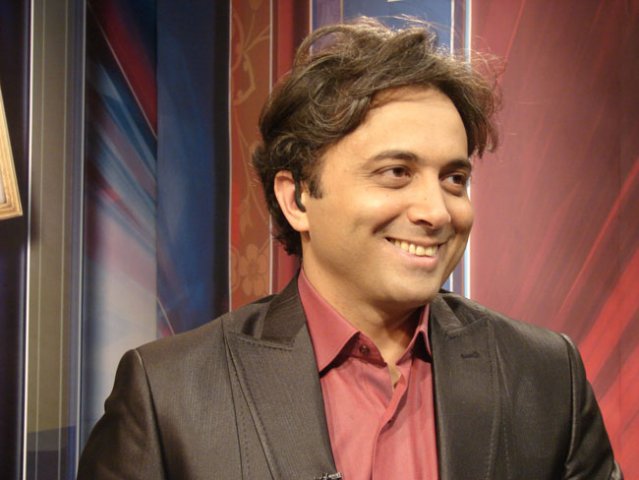 ویکی صدا دانلود آهنگ جدید با و ترانه قدیمی و بسیار زیبای عشق ویکی صدا دانلود آهنگ جدید با و ترانه قدیمی و بسیار زیبای عشق