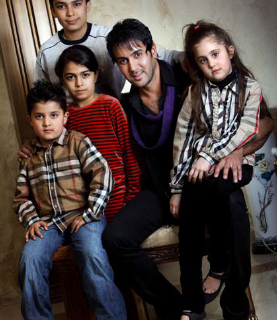 http://s1.picofile.com/file/7104401719/poriaporsorkh_smsha_ir_4_.jpg