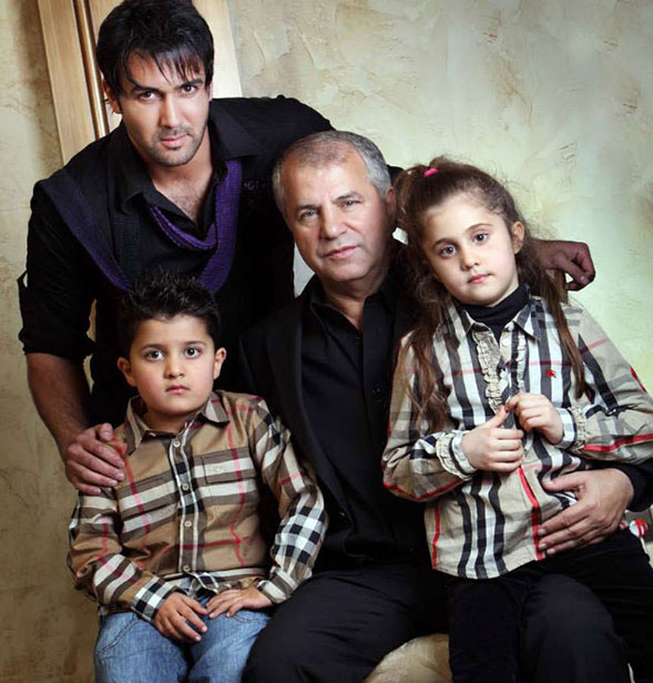 http://s1.picofile.com/file/7104402575/poriaporsorkh_smsha_ir_8_.jpg