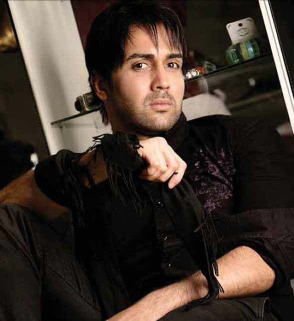 http://s1.picofile.com/file/7104403224/poriaporsorkh_smsha_ir_10_.jpg
