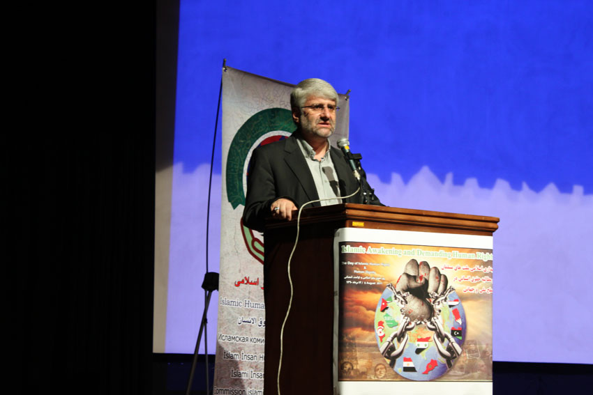 دکتر محمد حسین فرهنگی نماینده مردم تبریز در مجلس شورای اسلامی در همایش حقوق بشر اسلامی در تالار اقبال آذر مجتمع فرهنگی هنری تبریز 