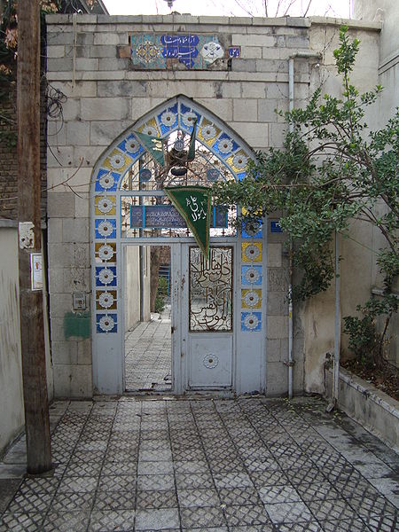 دانلود مستند BBC از باغ و گورستان ظهیر الدوله