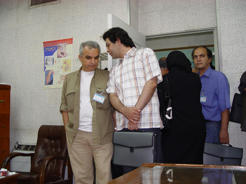 http://s1.picofile.com/file/7197840535/farzad_9_.jpg