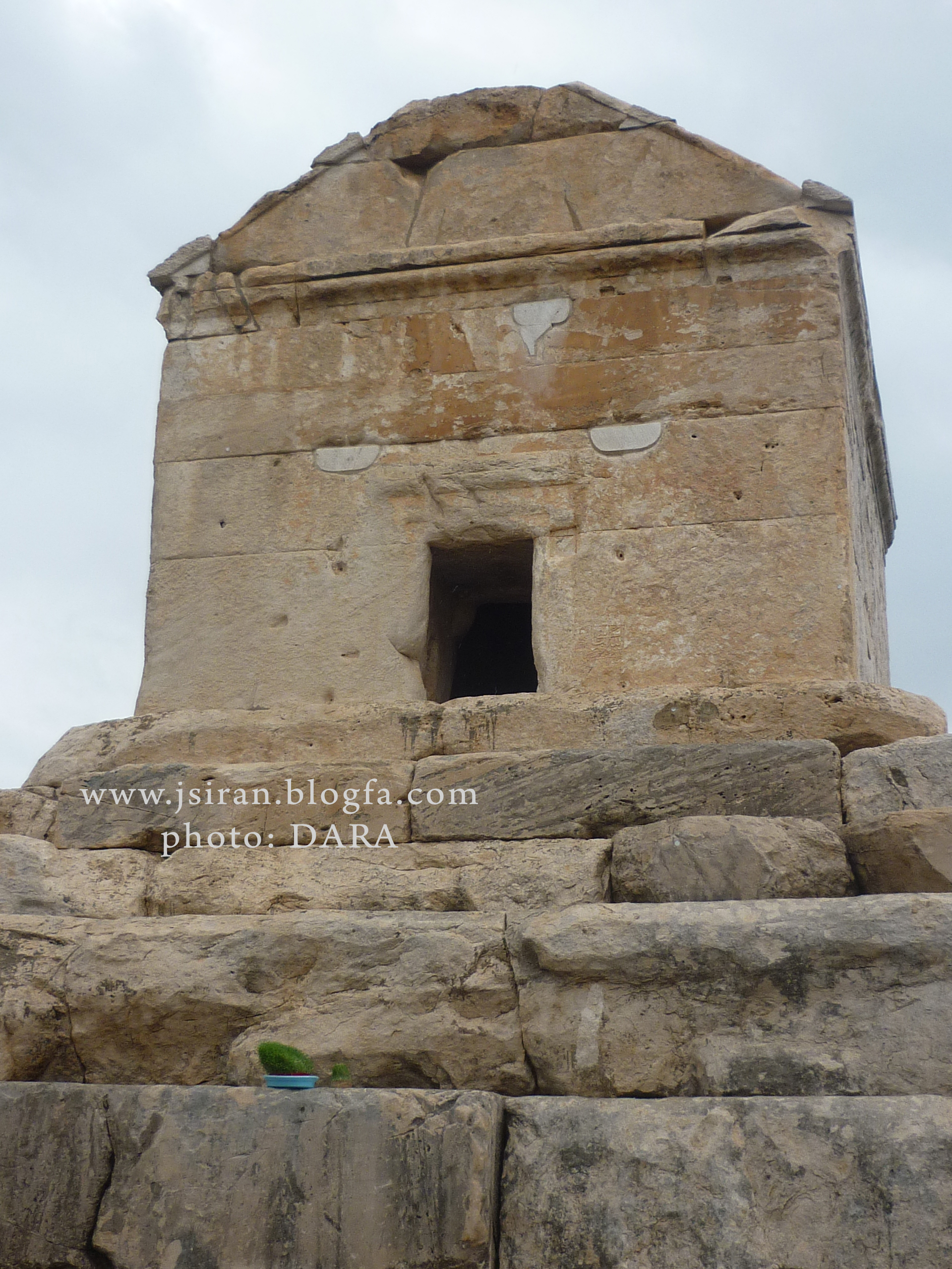 آرامگاه کوروش بزرگ- فرتور از:دارا