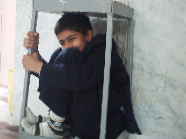 http://s1.picofile.com/file/7213544301/1.jpg