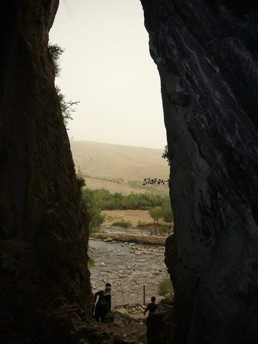 سراب گاماسياب از داخل غار