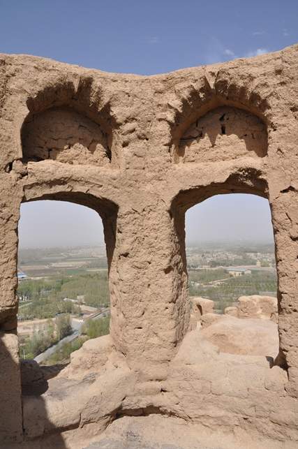 نمای داخل بنای آتشگاه 