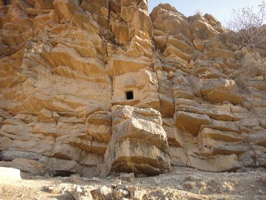 استودانی در منطقه سوسن سرخاب (سربازار)