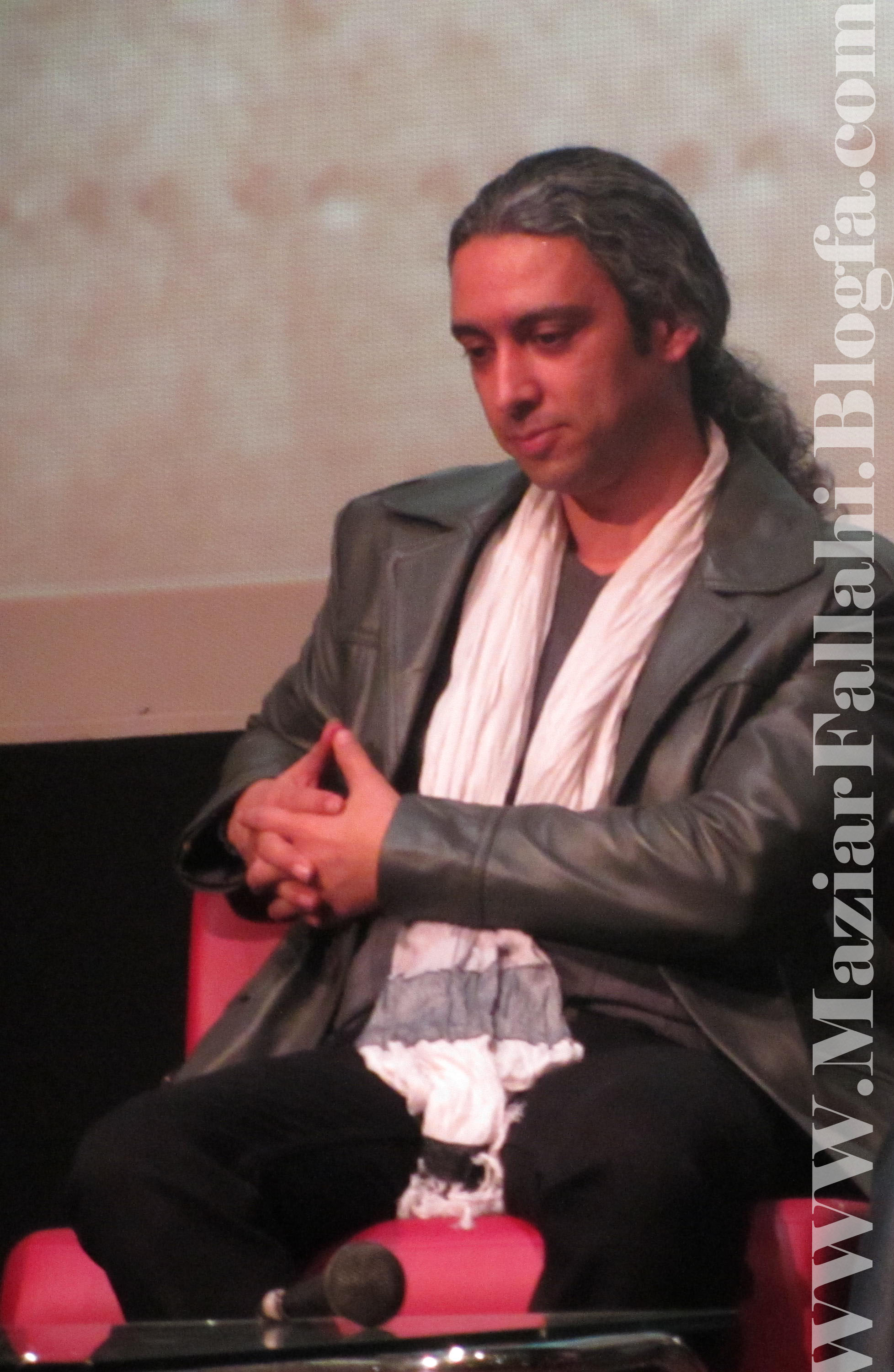 http://s1.picofile.com/file/7277668274/7.jpg