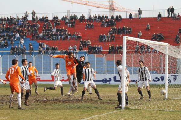 http://s1.picofile.com/file/7303059137/4_3_.jpg