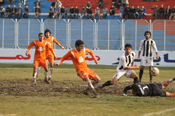 http://s1.picofile.com/file/7303061391/5_2_.jpg