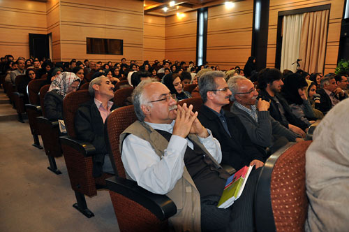 رونمایی کتاب بررسی شعر دهه 80 اندیشه