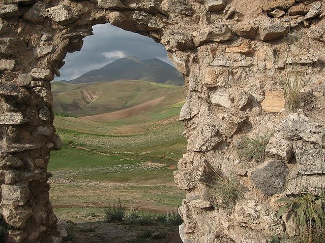 نمایی زیبا از کوه بال قز تکاب