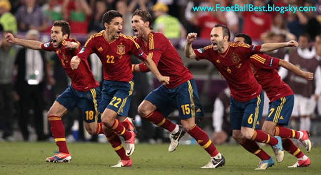 http://s1.picofile.com/file/7435040963/Spain_Euro_2012_FootBallBest.jpg