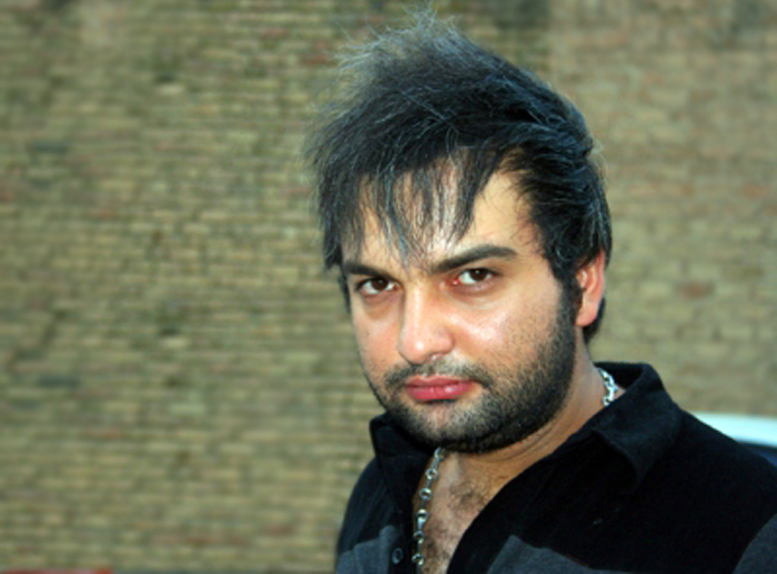 http://s1.picofile.com/file/7445435806/Moghadam_asl_2_32.jpg