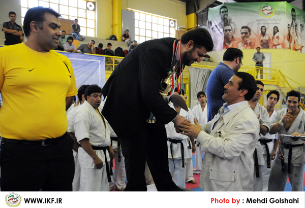 http://s1.picofile.com/file/7448144294/DSC_3864.jpg