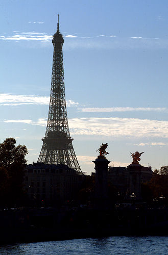 http://s1.picofile.com/file/7481731177/Paris_Eiffel_Tower.jpg