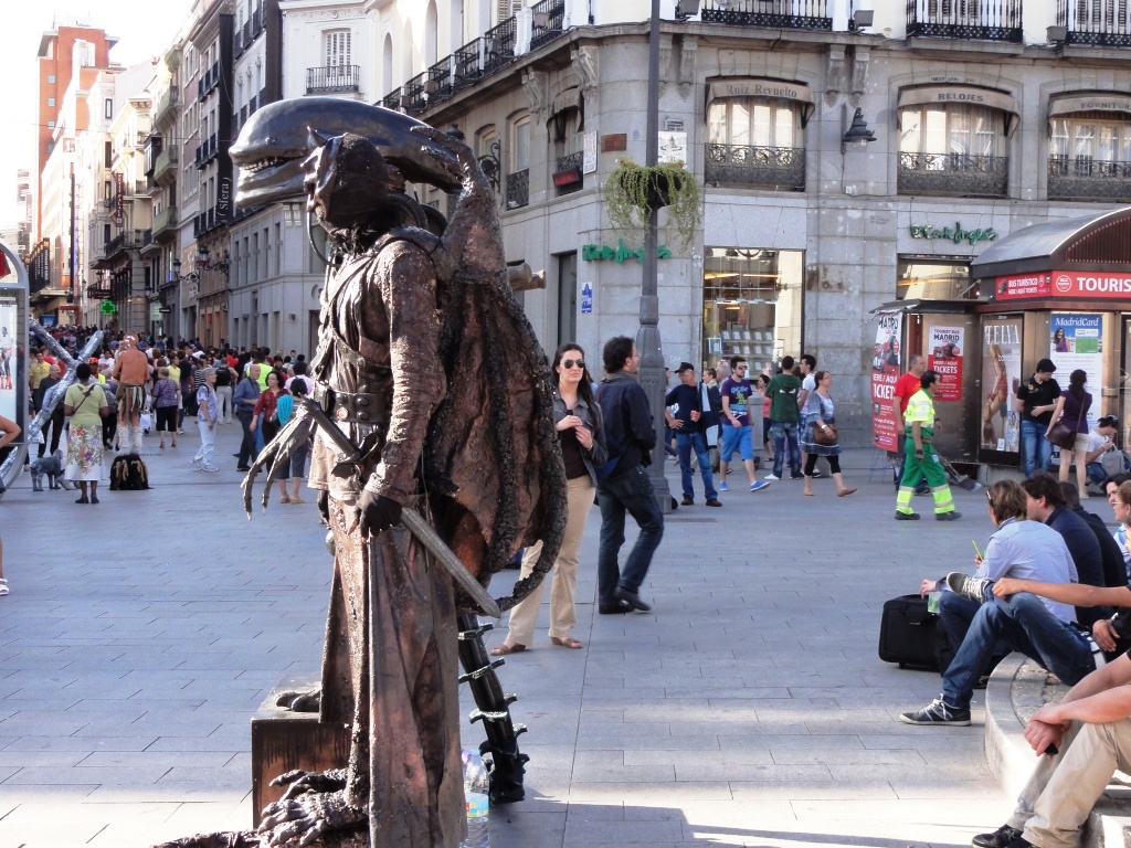 http://s1.picofile.com/file/7491596983/005.jpg