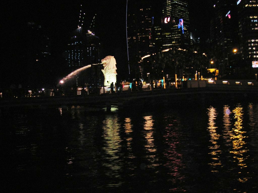 http://s1.picofile.com/file/7494090428/P1071148.jpg