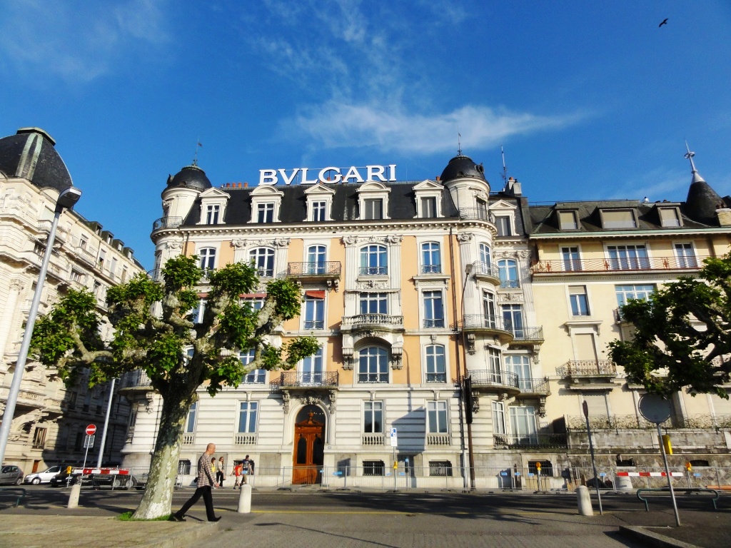 http://s1.picofile.com/file/7494107953/023.jpg