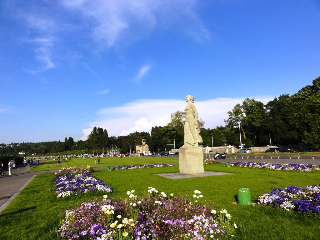 http://s1.picofile.com/file/7494108167/024.jpg