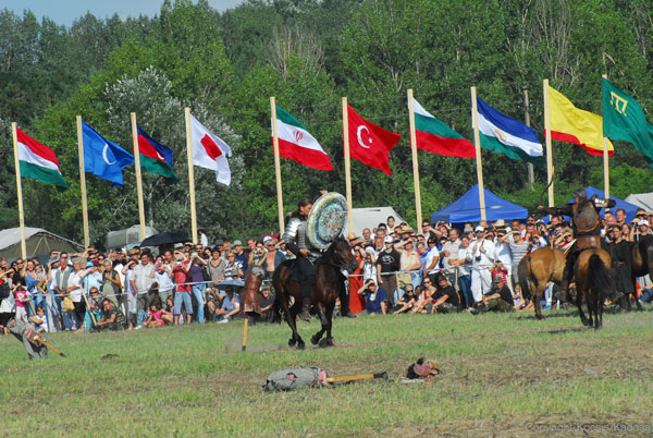 http://s1.picofile.com/file/7500859993/kurultaj_qurultay09.jpg