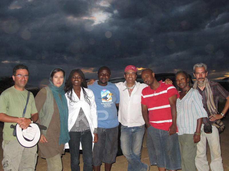 مهتاب کرامتی در بین مردم افریقا