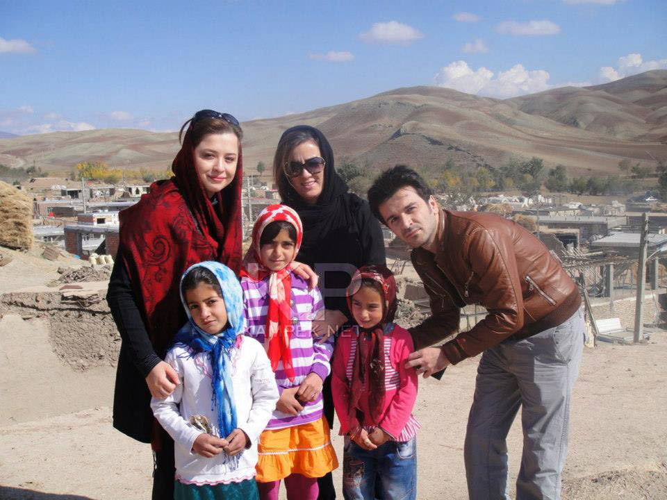 مهراوه شریفی نیا در مناطق زلزله زده